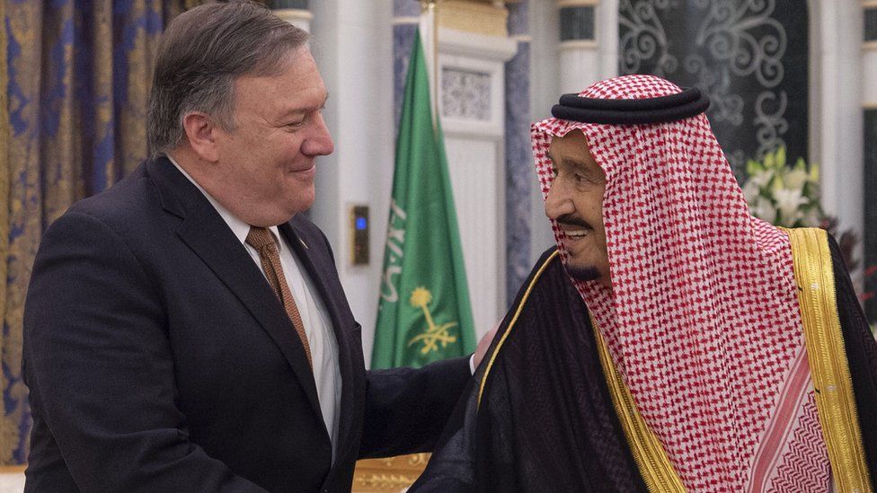 US Secretary of State Mike Pompeo (L) meeting Saudi King Salman in Riyadh, Saudi Arabia, 16 October 2018