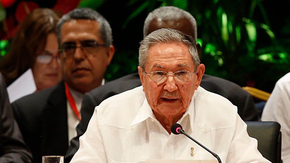 Cuba"s President Raul Castro reads during the closing ceremony of the 7th Summit of Heads of State by the Association of Caribbean States at Revolution Palace in Havana, Cuba, Saturday, June 4, 2016. (Jorge Luis Baños/Pool photo via AP)