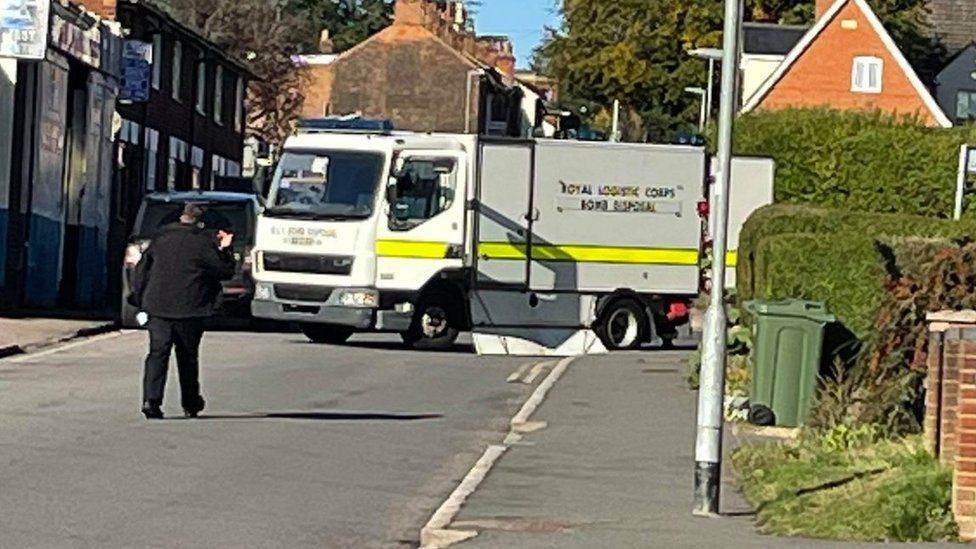 ampthill homes evacuated after bomb disposal team arrive bbc news ampthill homes evacuated after bomb disposal team arrive bbc news