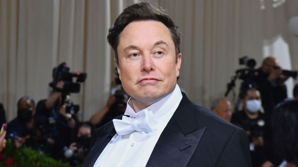 Elon Musk: Twitter asks NI secretary what 'tosh' looks like - BBC News