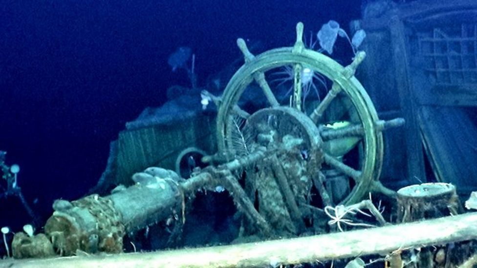 Memorial cross to explorer Shackleton bound for Dundee - BBC News