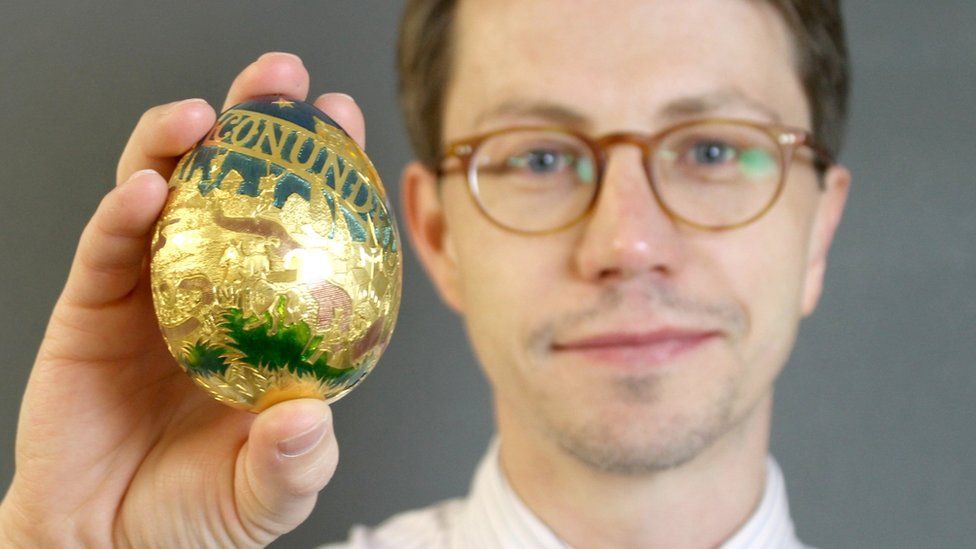 Greg Bateman and the Conundrum gold egg (2021)