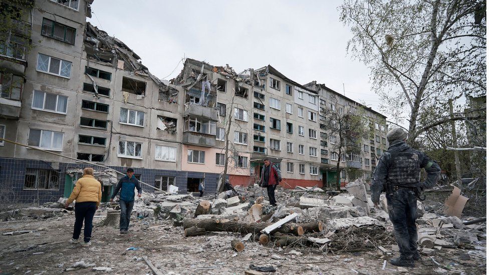 Ukraine War Civilians Killed In Russian Strike On Ukraine Homes BBC News