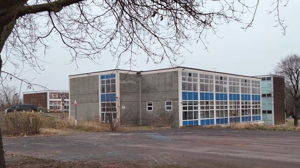 Now closed Robert Bruce Middle School in Kempston