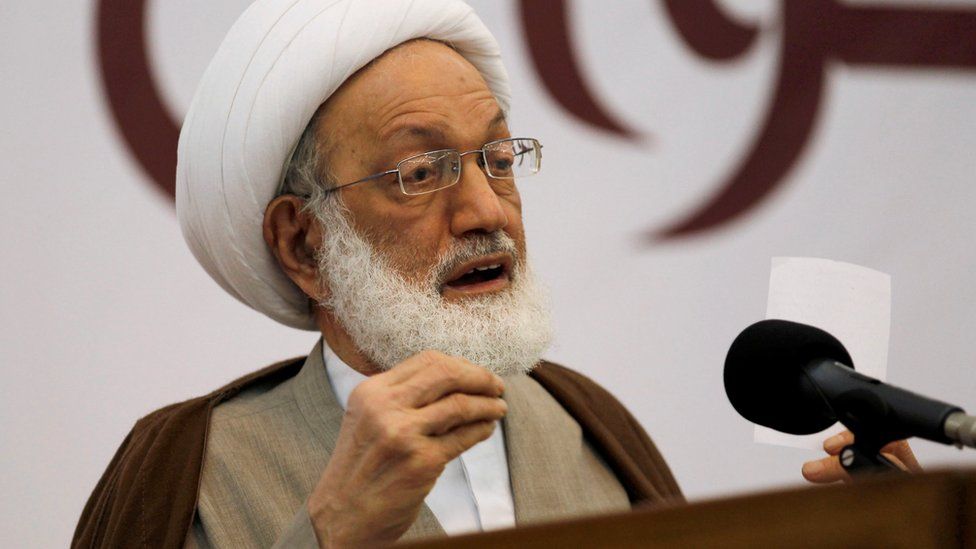 Isa Qassim gives speech at Saar Mosque, west of Manama, Bahrain in 2012