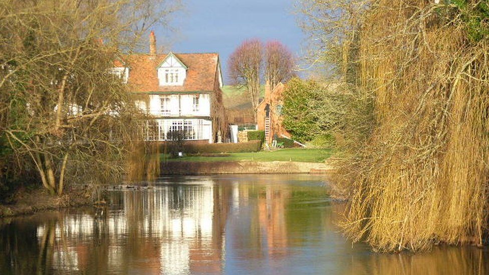 Sonning French Horn hotel goes on market for £12m BBC News