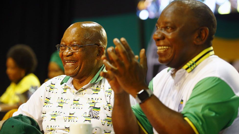 Jacob Zuma (l) and Cyril Ramaphosa