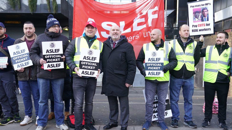 Mick Whelan on the picket line