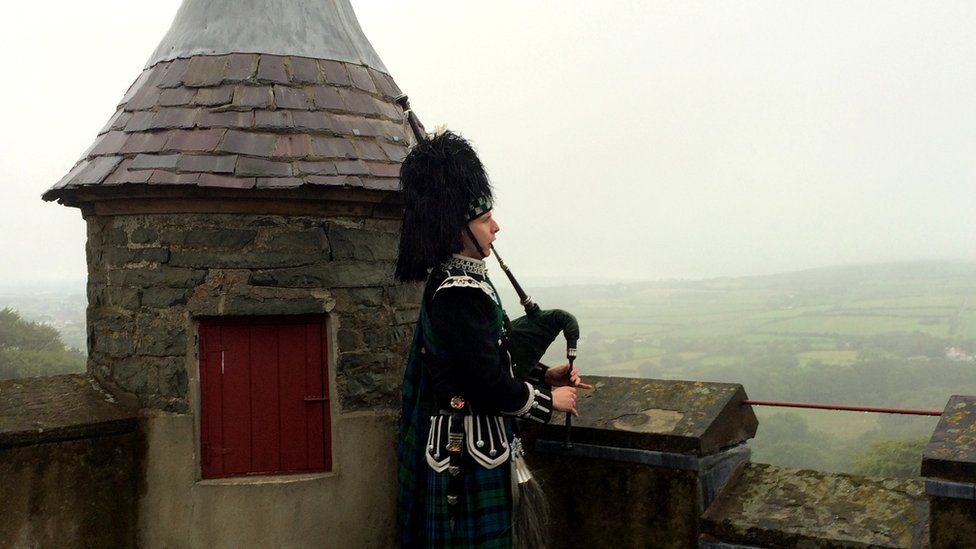 Piper at Helen's Tower