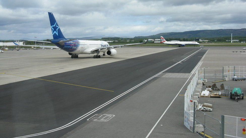 Planes at Glasgow Airport