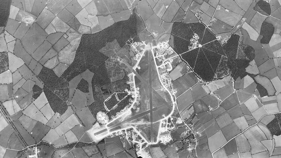 RAF Grafton Underwood (USAAF Station 106), Northamptonshire, 22 April 1944.