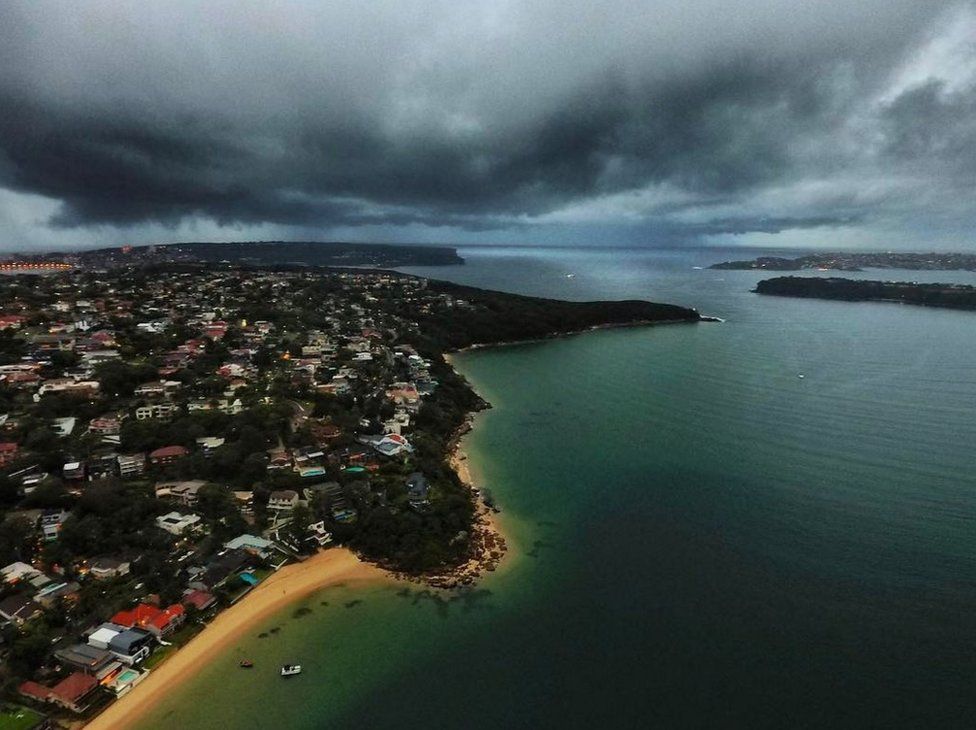Picture of storm gathering near Sydney Harbour on 4 March 2017