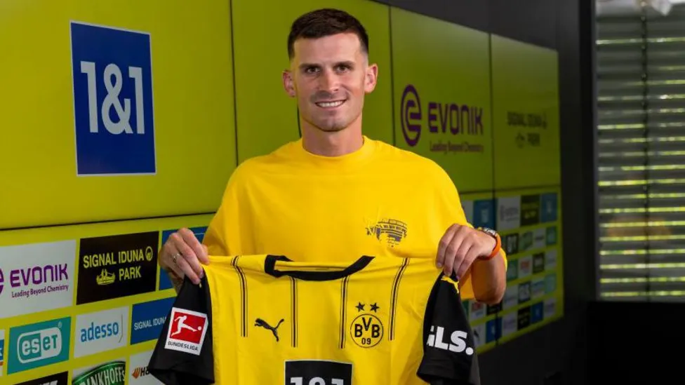 Brighton's Gross Returns to Boyhood Club Dortmund.