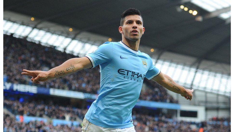 Sergio Aguero playing for Manchester City in 2013