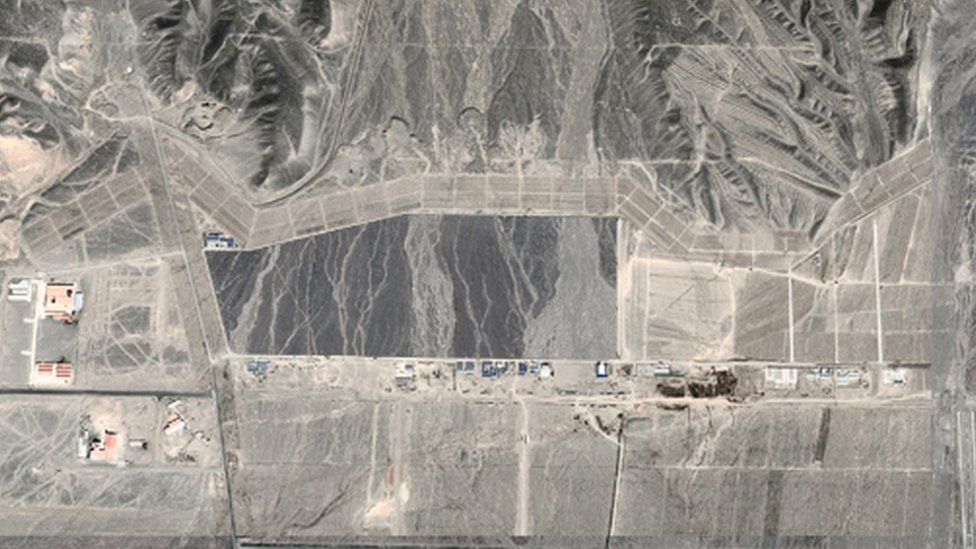 Спутниковый снимок местности около города Дабаньчэн, 2015 год