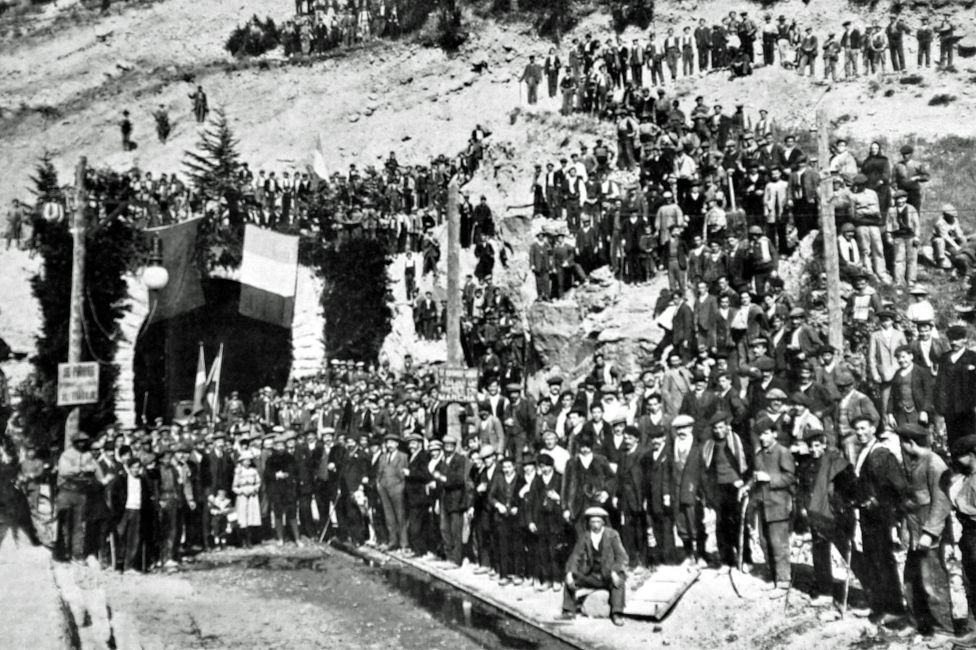 Celebrating the digging of the Somport tunnel in 1912