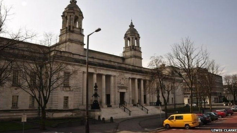 Llys y Goron Caerdydd