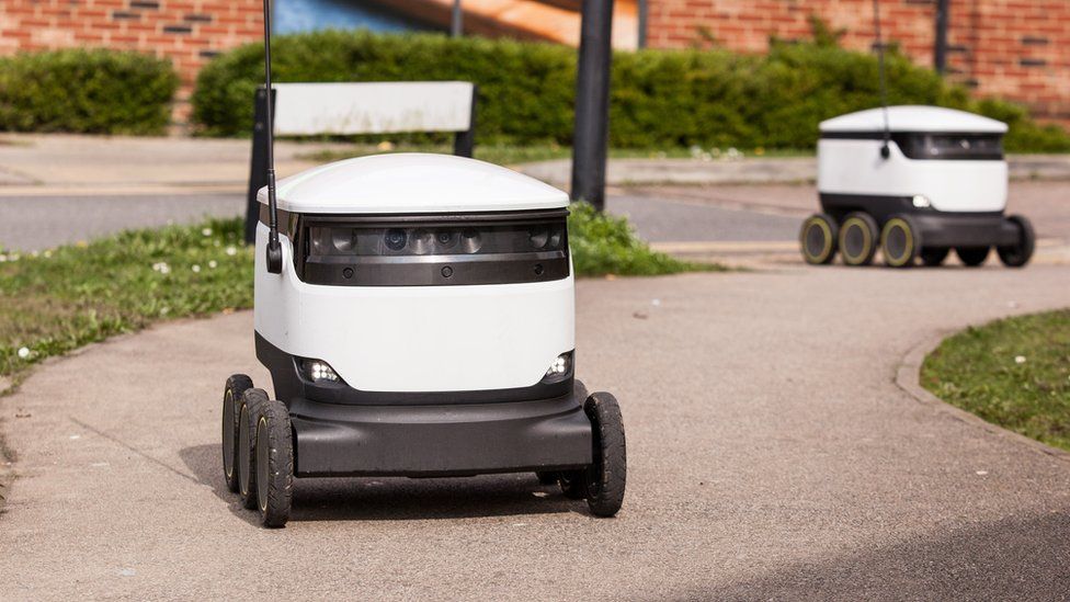 Delivery-robots-in-Milton-Keynes