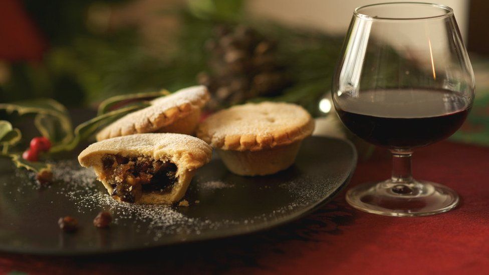 Christmas mince pie and mulled wine glass