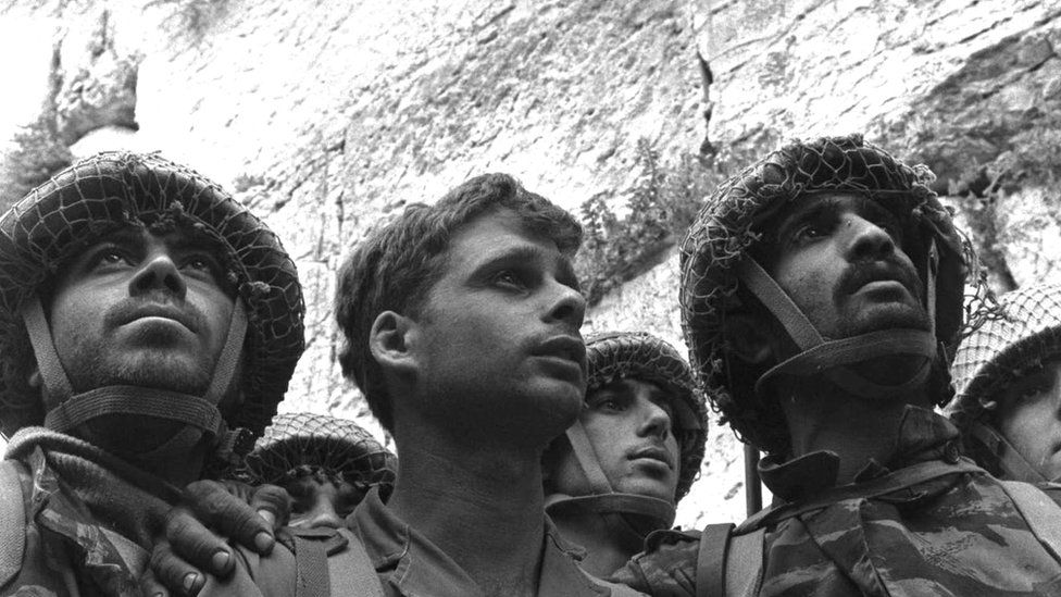 Photo by David Rubinger of Israeli soldiers at Western Wall (7 June 1967)