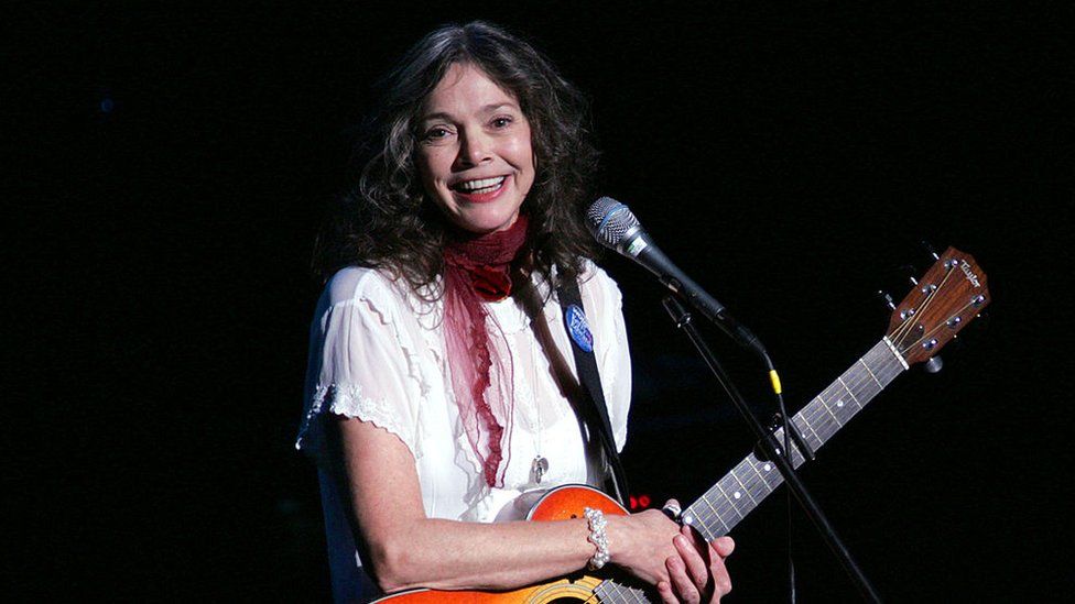 Нанси Гриффит во время концерта The ACLU Freedom Concert в 2004 году