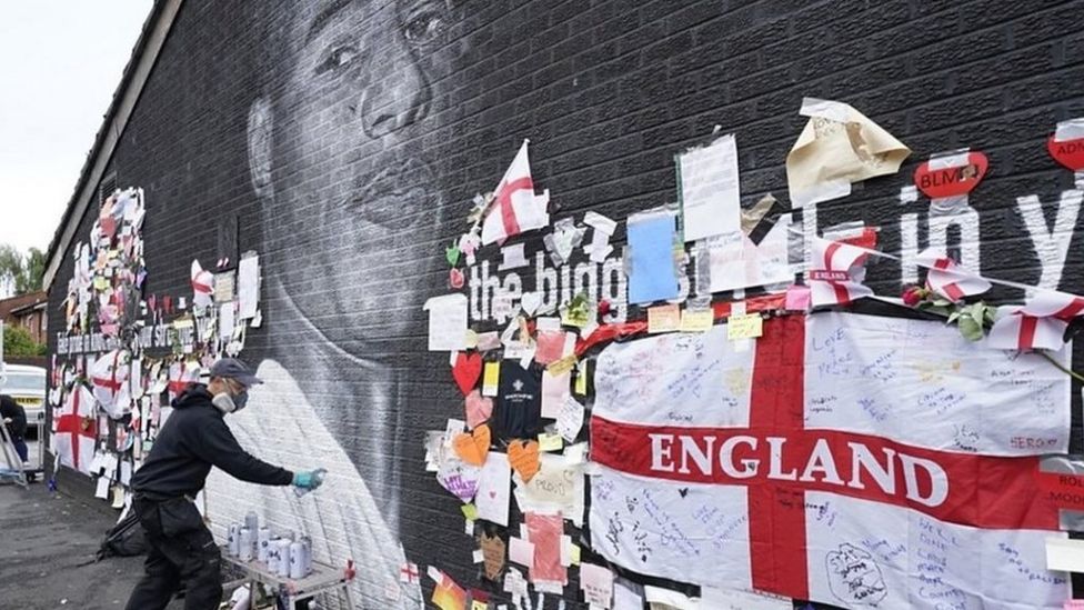 Peaky Blinders Final Series Birmingham Mural Shares Air Date Bbc News 