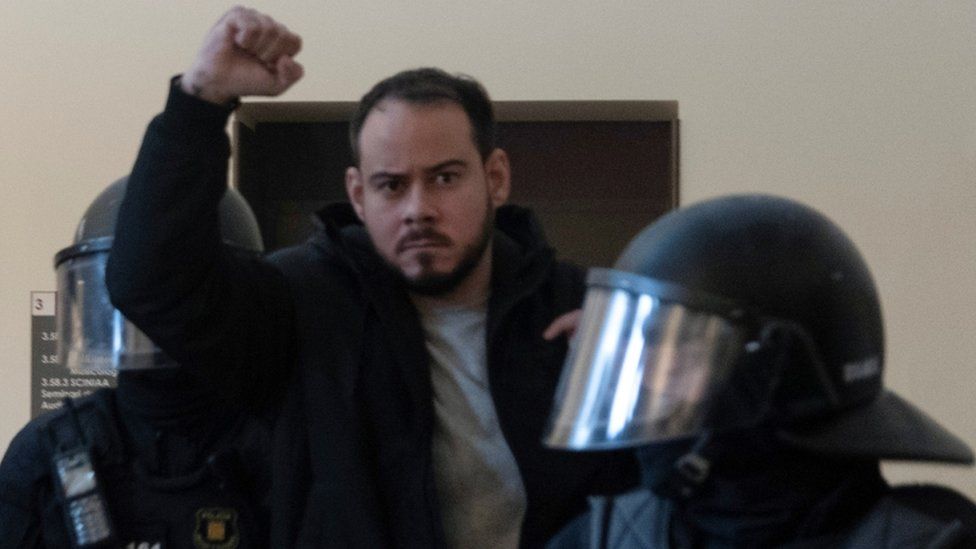 Каталонский рэп-исполнитель Пабло Хазель задержан полицией в Университете Лериды