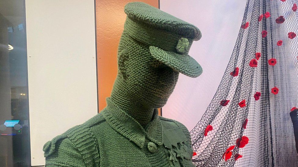 Lifesized remembrance soldier created by knitters BBC News