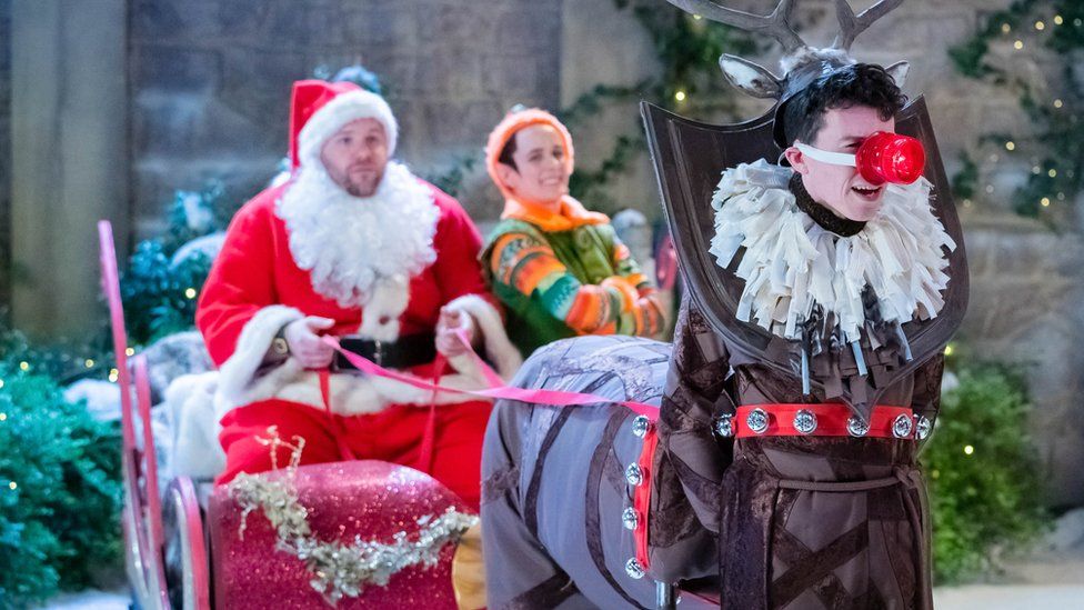 The Goes Wrong Show When TV festive frolics go awry BBC News