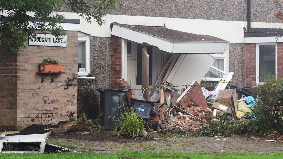 Car crashes into porch of Birmingham house - BBC News