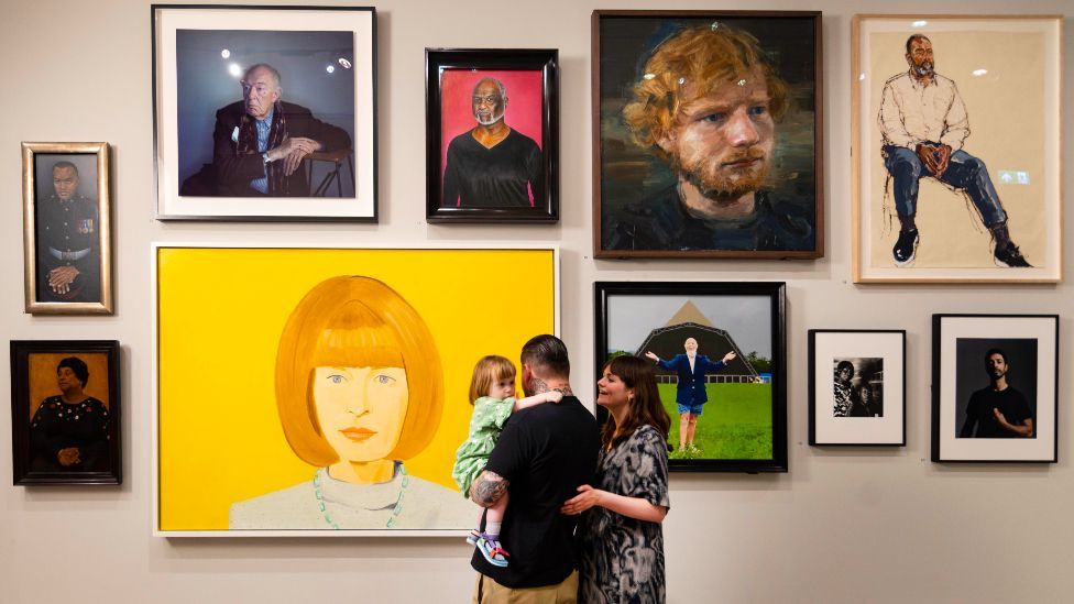 Paintings hanging in the National Portrait Gallery