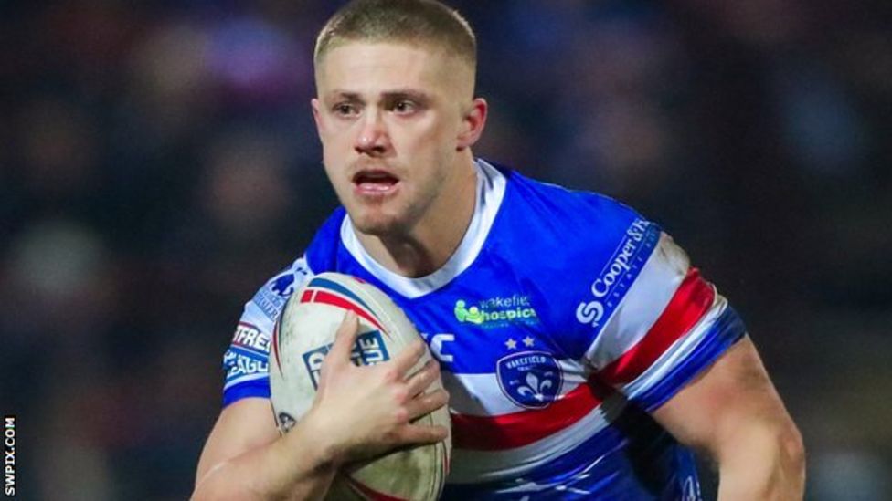 Ryan Hampshire Wakefield Trinity utilityback signs new deal BBC Sport