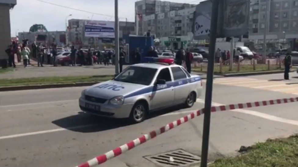 A Russian policemen at the scene of a knife attack in Surgut - 19 August 2017