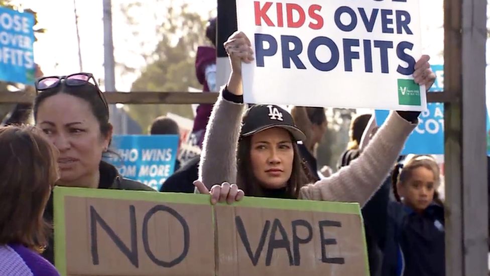 Parents in Auckland took to the streets to protest vape stores opening up near schools