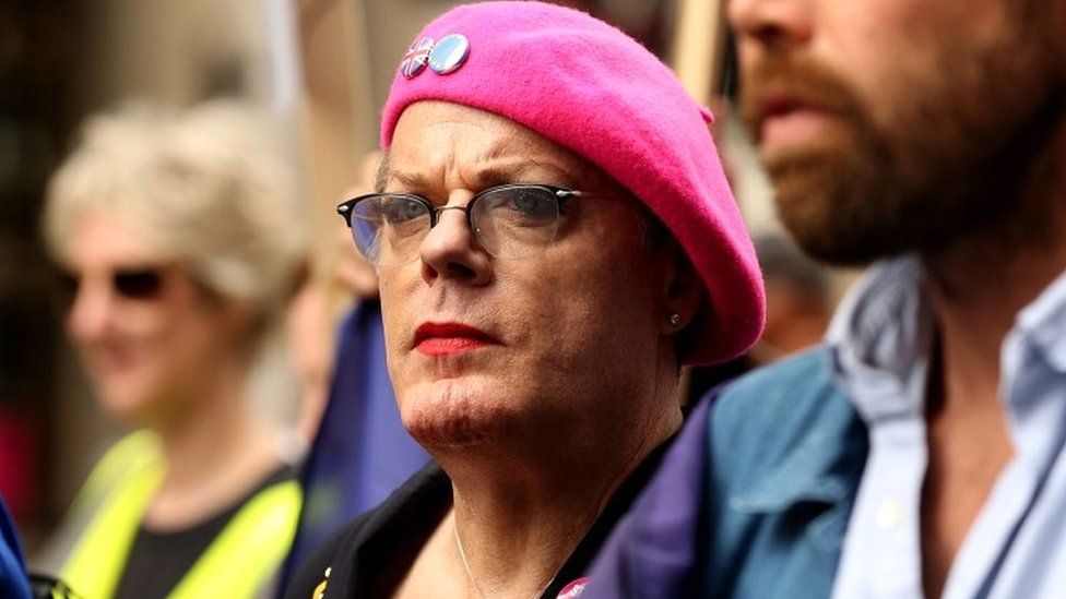 Eddie Izzard stands alongside pro-Europe protesters