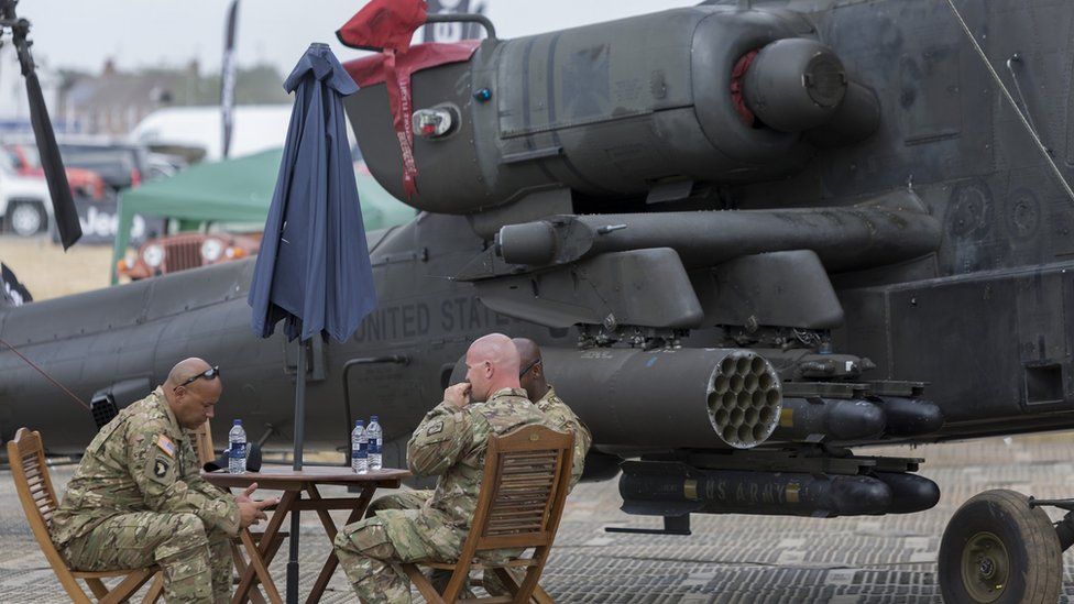 US Army Apache Helicopter Crew