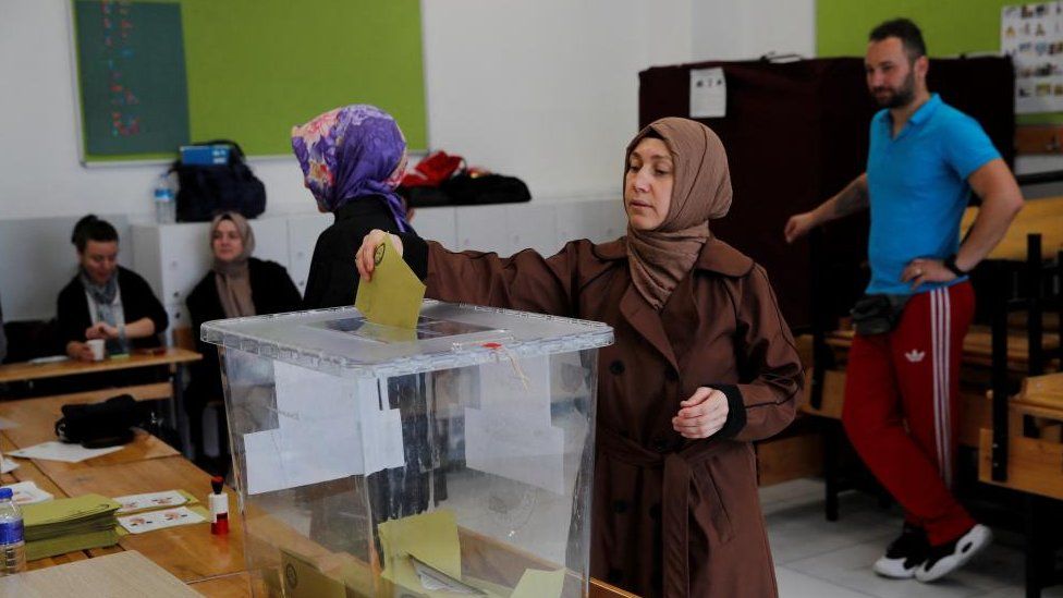 A person votes during the second round of the presidential election, in Istanbul, Turkey May 28, 2023