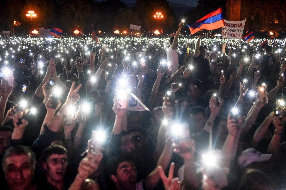 Pashinyan supporters at a rally in Yerevan on 2 May, 2018