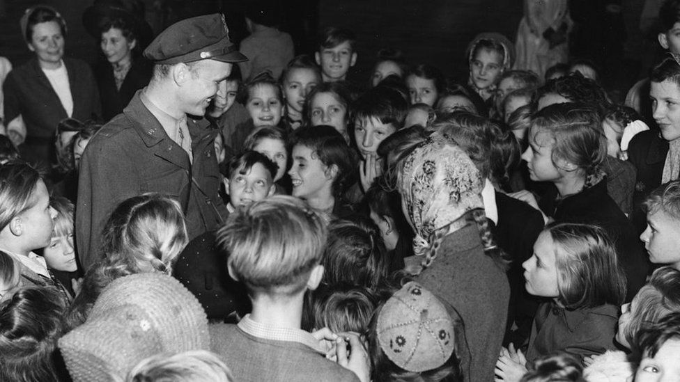 Archive pictures of the Berlin airlift