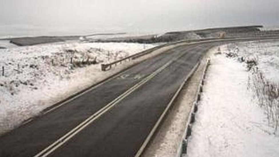 In Pictures: Snow Hits UK - BBC News