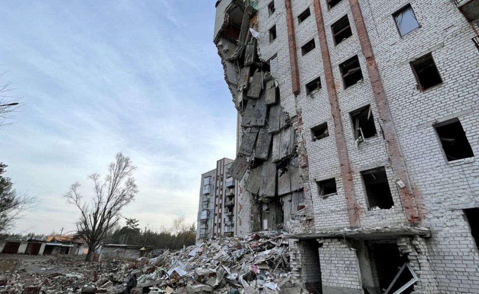 An apartment block in Lyman that has been part-destroyed by Russian missile strikes