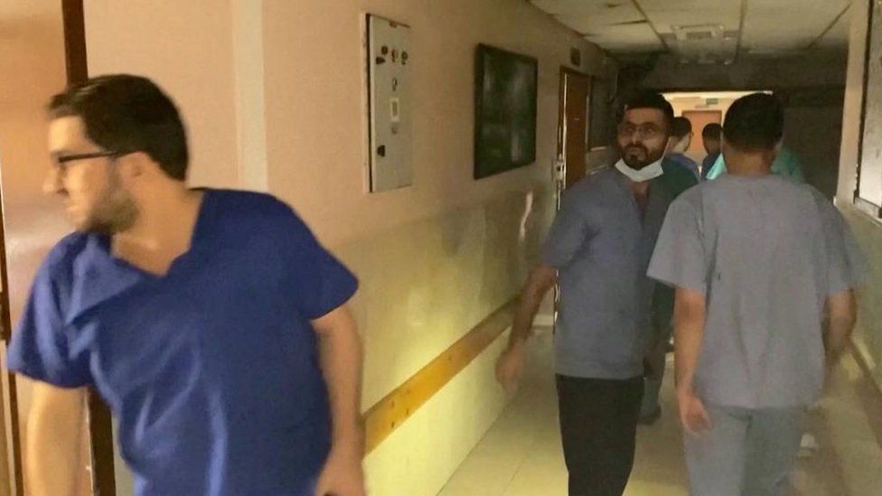 Gaza health min pic of docs in shifa on Wednesday