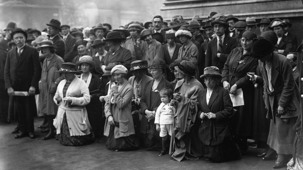 London's Irish community prayed for peace outside Downing Street during the 1921 talks