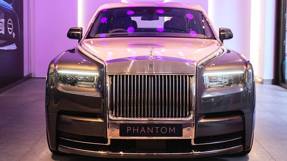 TwoTone RollRoyce Ghost Extended Is Companys First Bespoke Car From Dubai
