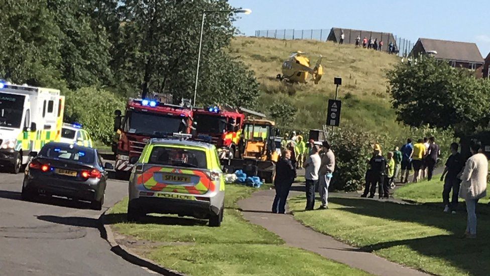 Road worker named after fatal East Kilbride crash BBC News