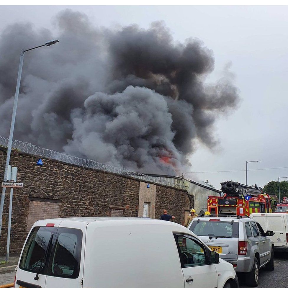 Firefighters tackle blaze in Oswaldtwistle - BBC News