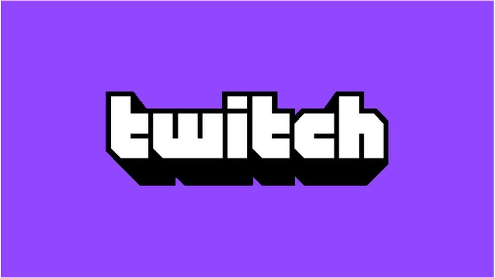 Логотип Twitch на фиолетовом фоне, со словом Twitch белого цвета с черной рамкой.