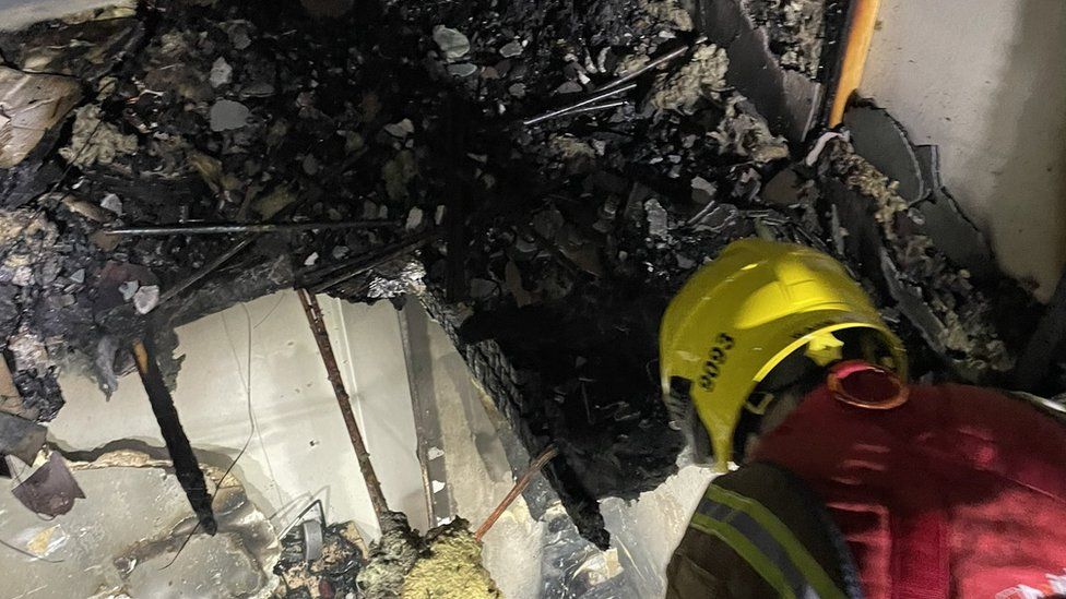 Basingstoke flat complex blaze began by accident fire service BBC News