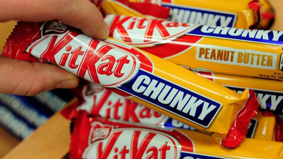 шоколадные батончики KitKat с кусочками арахиса