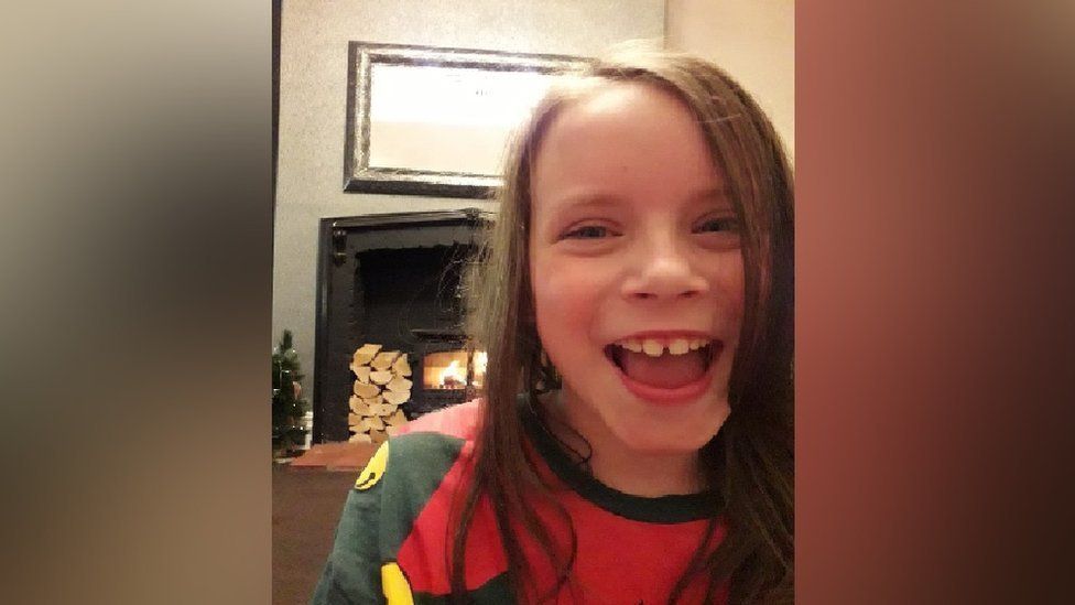 Melissa Tate: Hit-and-run girl's family 'wake up heartbroken' - BBC News